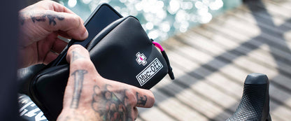 Muc-Off Essentials Case - Black