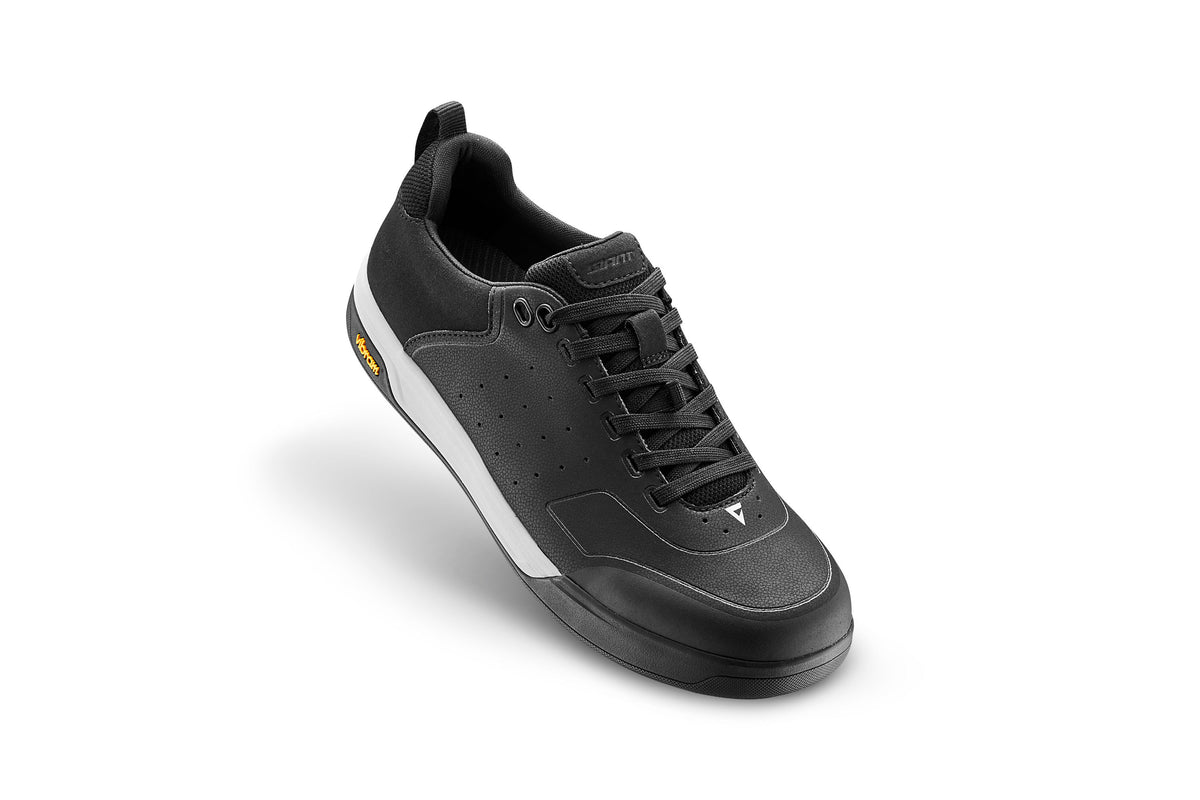 Giant Shuttle Flat Lace Offroad Shoes - Black